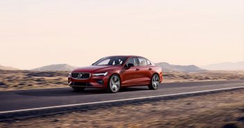 Nové Volvo S60: první vůz Volvo, který se bude vyrábět v USA, bude jen plug-in hybrid a benzín Nové Volvo S60 Twin Engine AWD