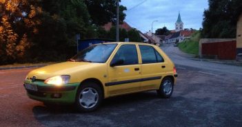 Jak jsem byl s elektromobilem v Prčicích Žlutý elektromobil Peugeot 106 Elecrtic