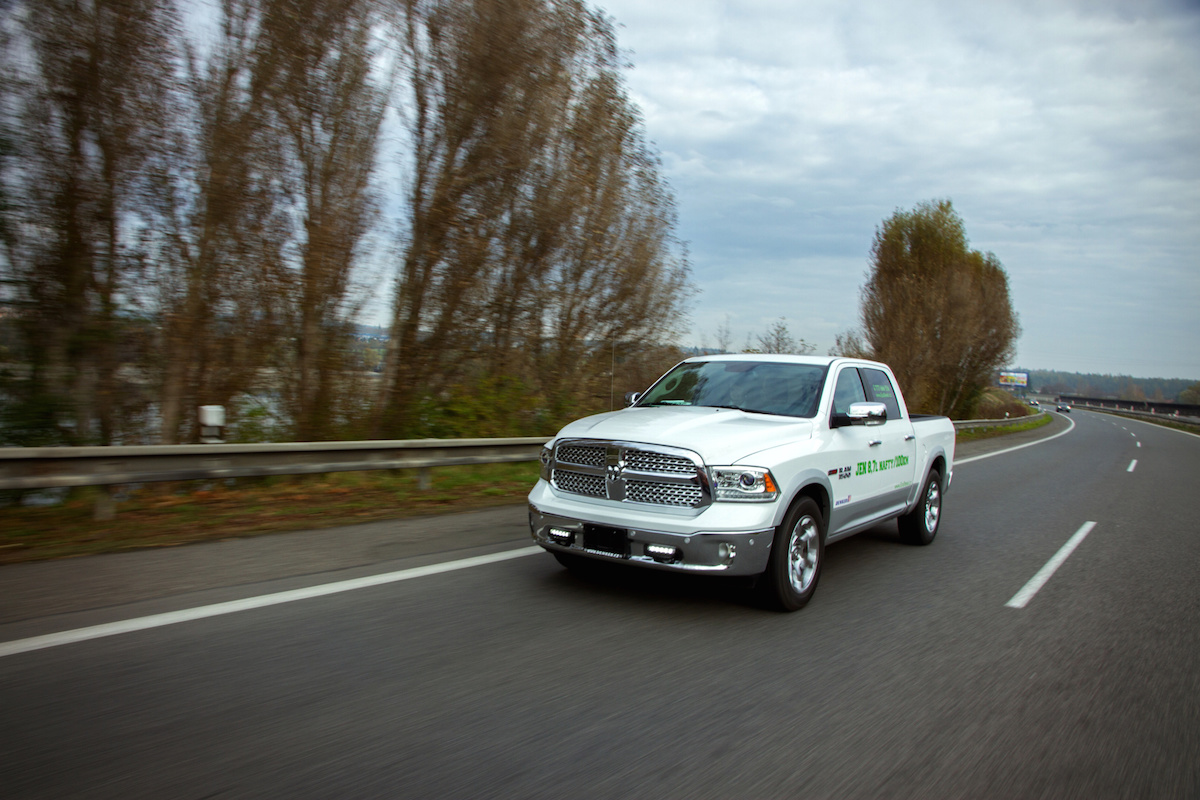 Jízda s RAM 1500 EcoDiesel po dálnici na Příbram