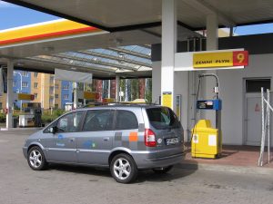 CNG plnicí stanice na čerpací stanici