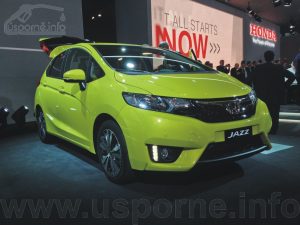Honda Jazz 2015 zepředu zelená