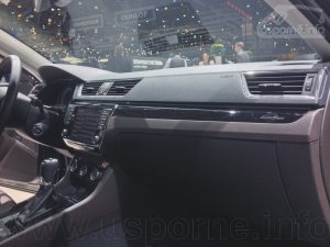 Škoda Superb hnědý Laurin&Kement - interiér