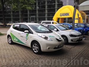Náš Nissan Leaf se dobíjí na výstavišti v Českých Budějovicích