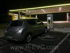 Nissan Leaf na cestě do Chorvatska - nabíjení Schottwien