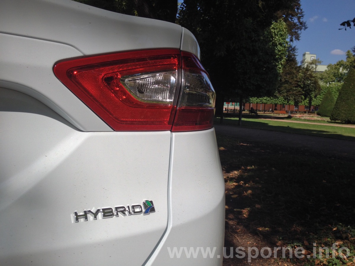 Ford Mondeo HEV - plaketka hybrid