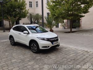 Honda HR-V 1,5 i-VTEC, 6 stupňová manuální převodovka, bílá