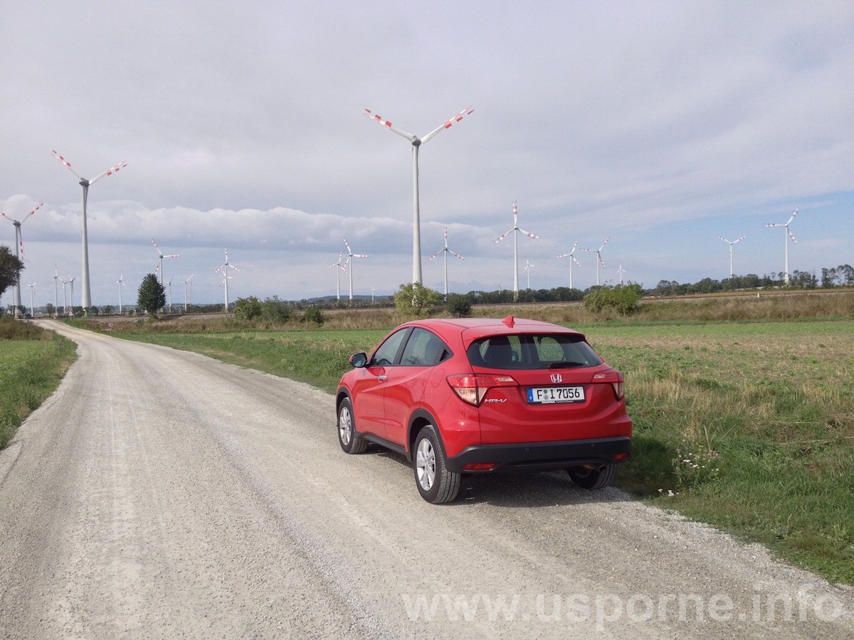 Honda HR-V 1,5 i-VTEC, převodovka CVT, červená