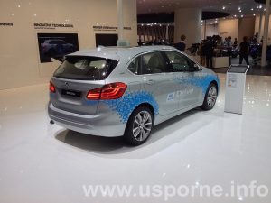 BMW 225xe, plug-in hybrid z řady eDrive zezadu