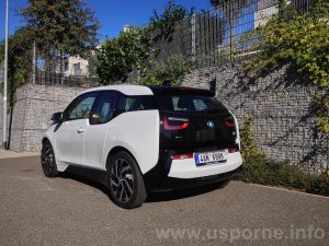 BMW i3 zezadu