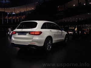 Nový Mercedes-Benz GLC 350 e 4MOTION zezadu