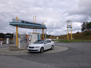 Octavia G-tec u plnicí stanice ve Stordu