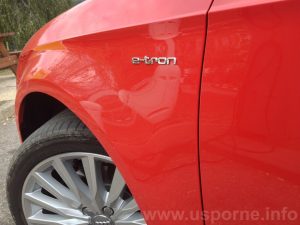 Plaketka e-tron na blatníku Audi A3