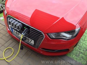 Při dobíjení jde logo Audi stranou