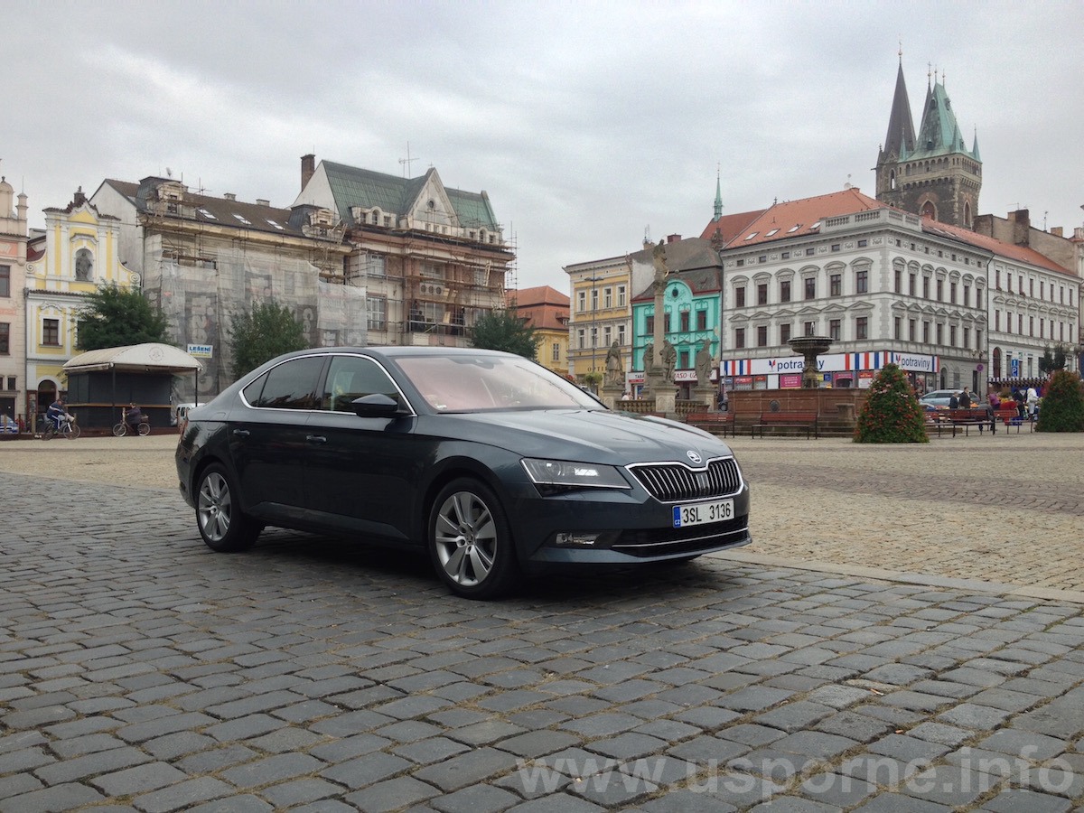 Škoda Superb 1,6 TDI 88 kW zepředu