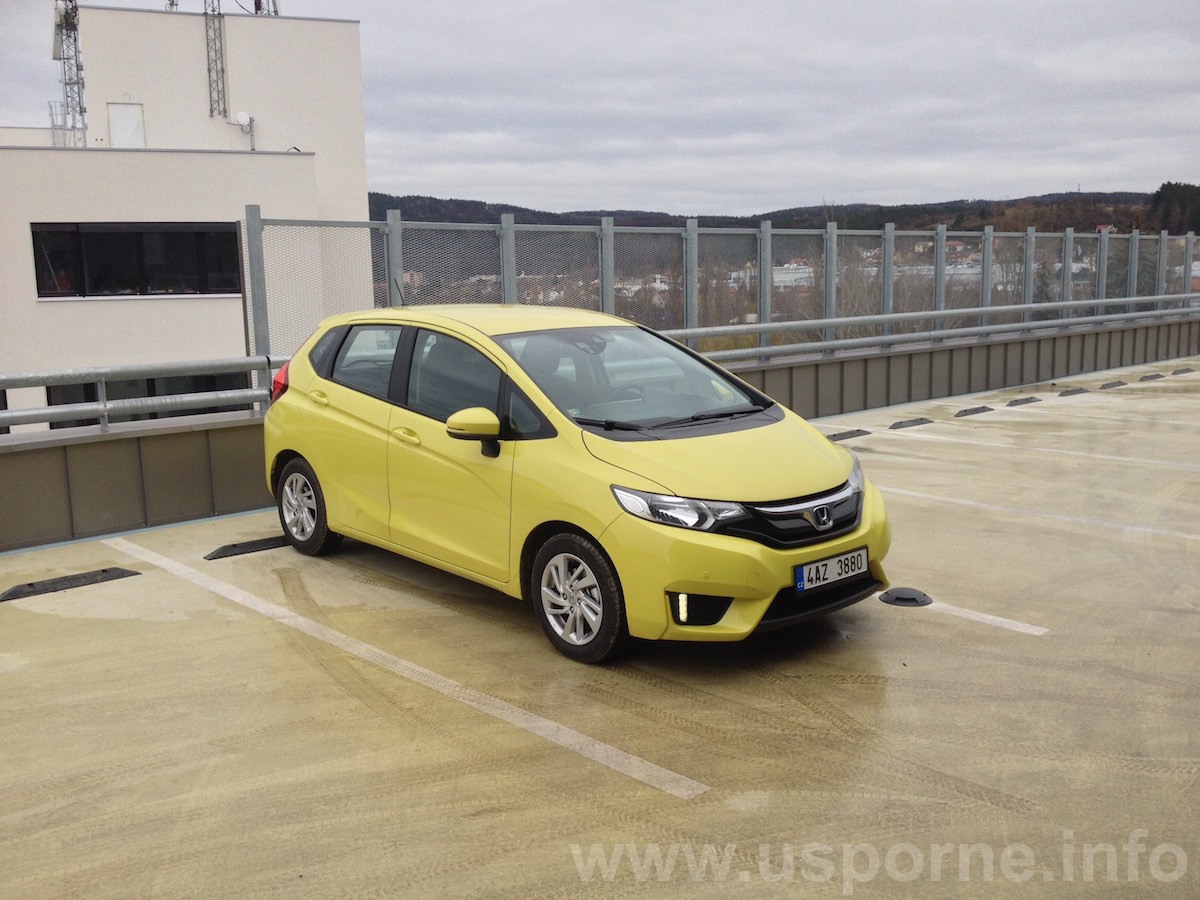 Honda Jazz 1,3 i-VTEC - zepředu, město