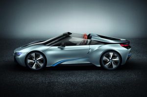 BMW i8 Spyder z boku