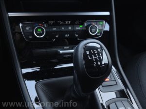 BMW 216d Active Tourer - šestistupňová převodovka