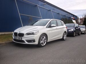 BMW 216d Active Tourer - zepředu