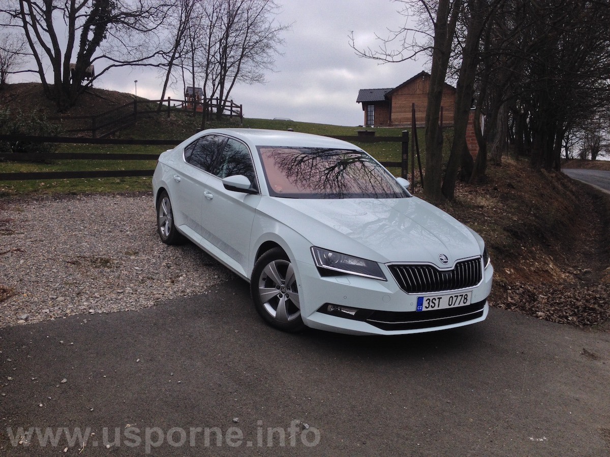 Škoda Superb GreenLine 1,6 TDI 88 kW - zepředu