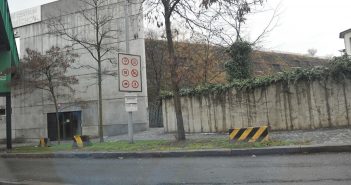 Automobil na CNG způsobil dopravní kolaps na Andělu Zákaz vjezdu pro vozidla na CNG a LPG - OC Nový Smíchov