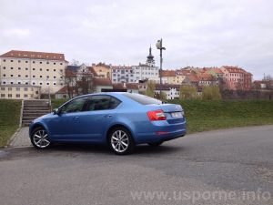 Škoda Octavia 1,2 TSI DSG - zezadu