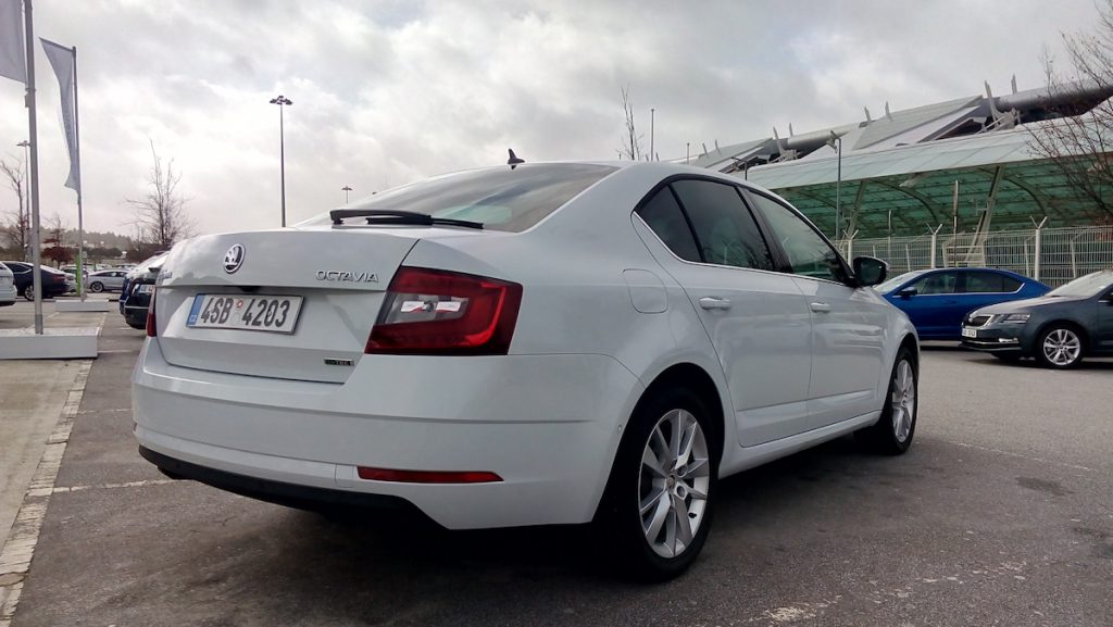 Nová Škoda Octavia 2017 G-TEC – zezadu