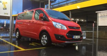 Autosalon Ženeva 2017 – cesta, zákulisí a Auto roku 2017 Ford Tourneo Custom