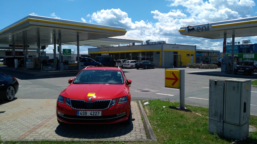 Škoda Octavia Combi G-Tec tankuje CNG - eni