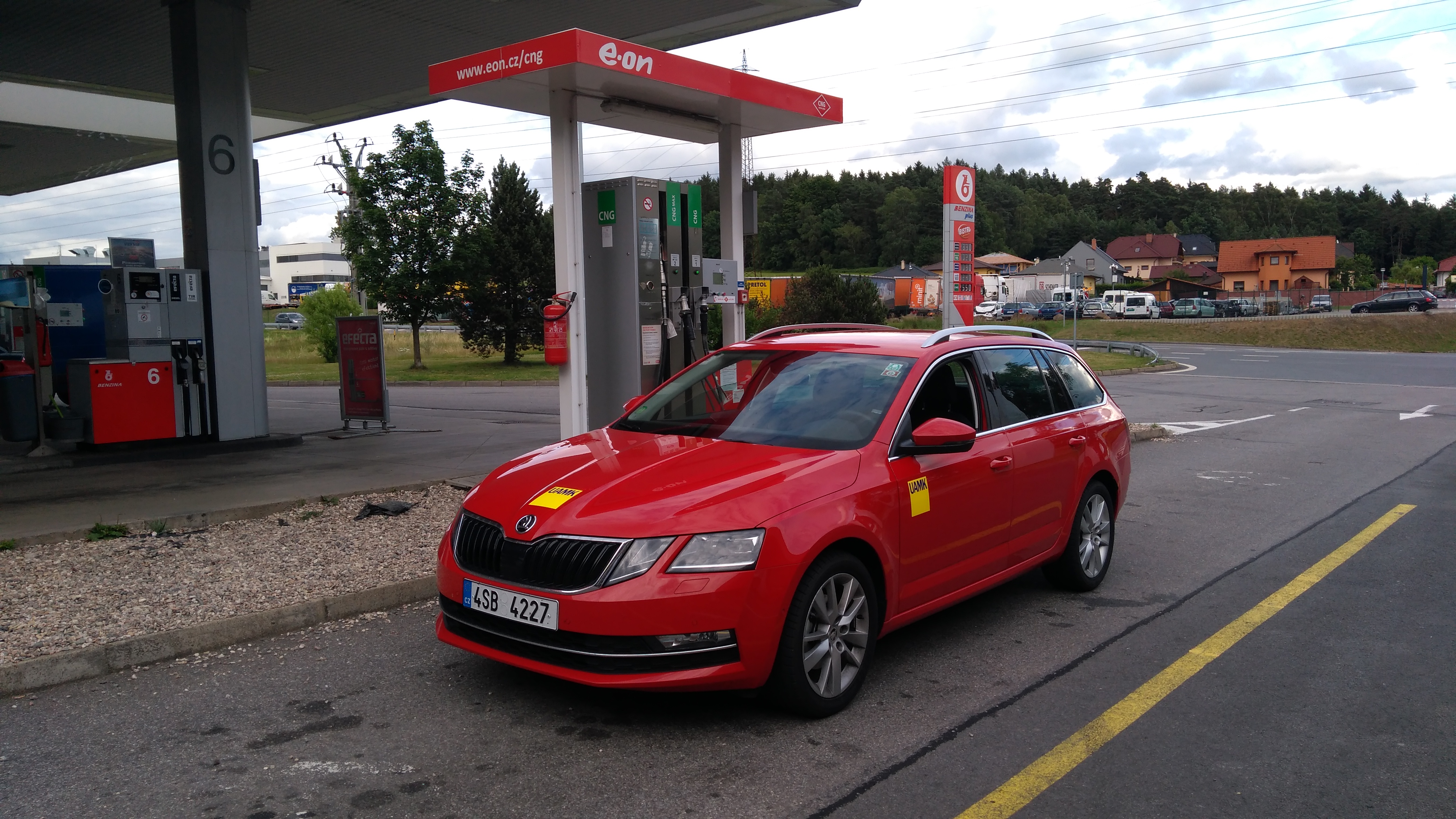 Škoda Octavia G-Tec tankuje CNG, Vystrkov