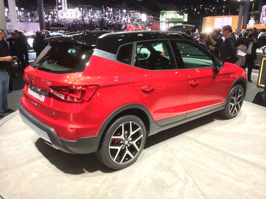 SEAT Arona - zezadu