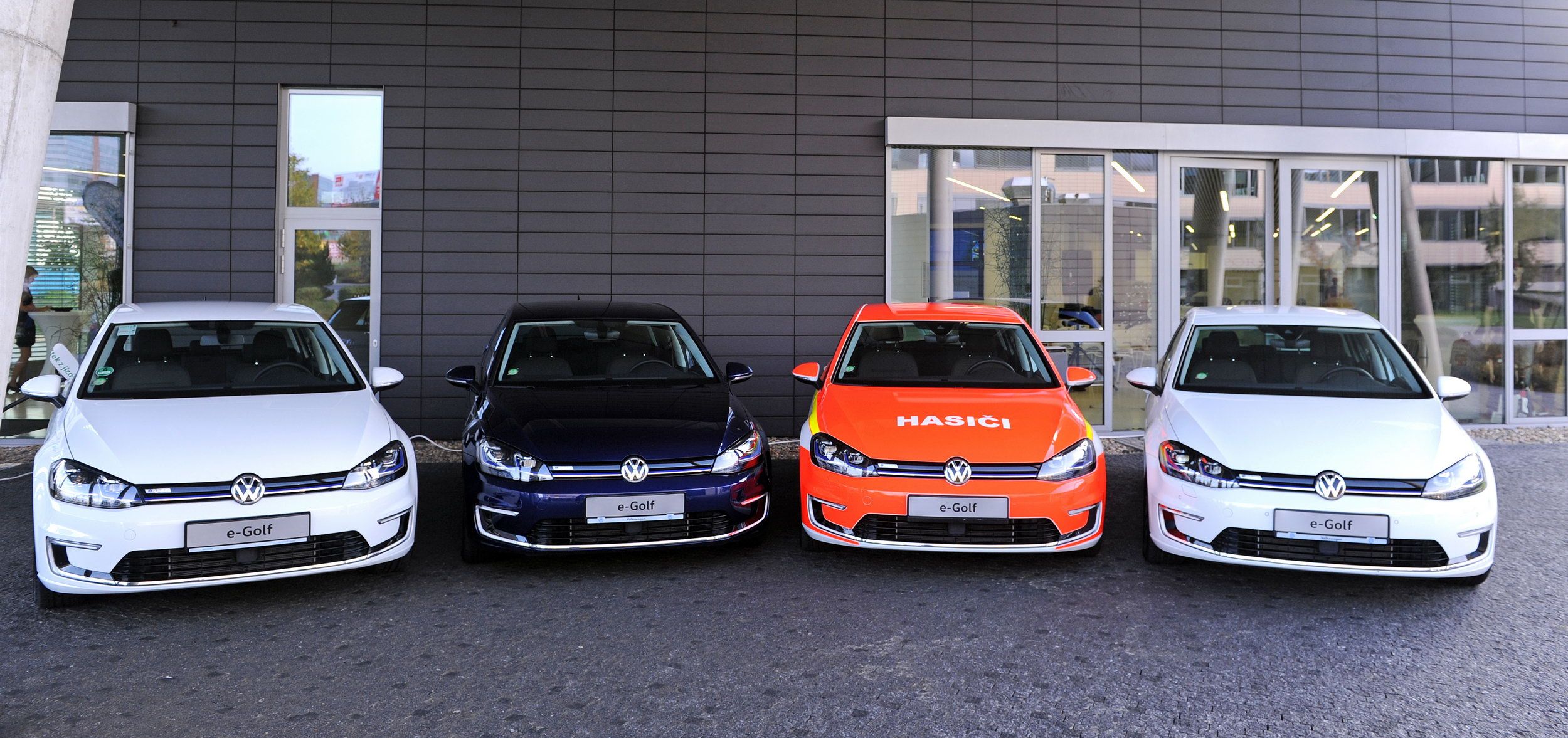 Vozy Volkswagen e-Golf určené k zapůjčení
