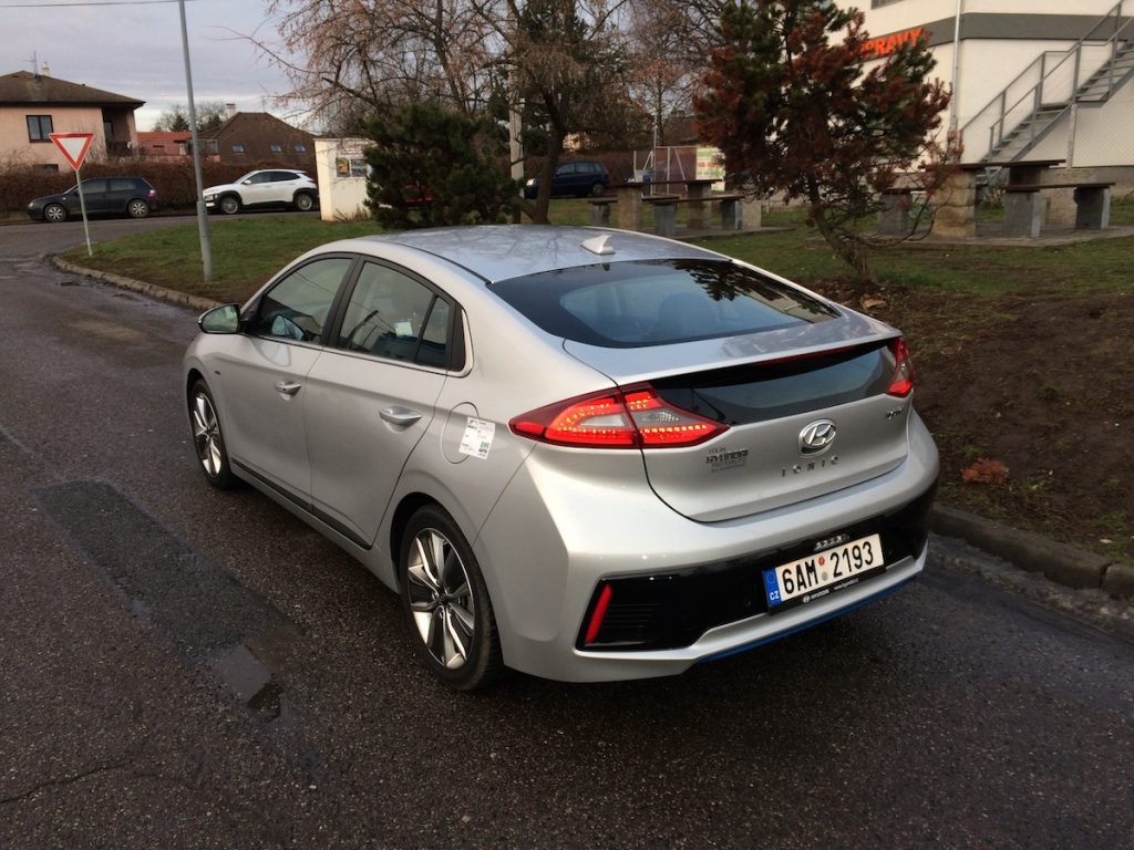 Hyundai Ioniq Hybrid - zezadu