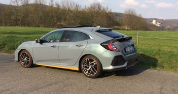 TEST: Honda Civic 1,5 VTEC TURBO 134 kW CVT– skutečná spotřeba Honda Civic 1,5 VTEC TURBO - zezadu