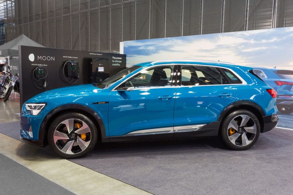 Audi e-tron a nabíjecí stanice Moon - Amper 2019