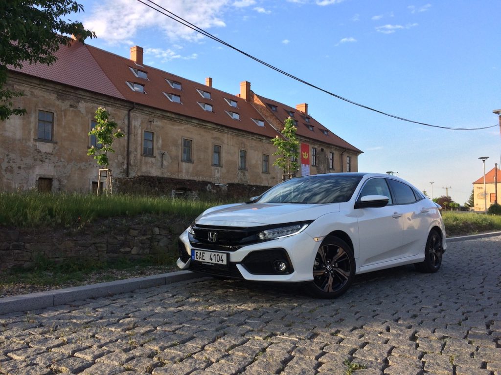 Honda Civic 1.0 VTEC TURBO 96 kW zepředu