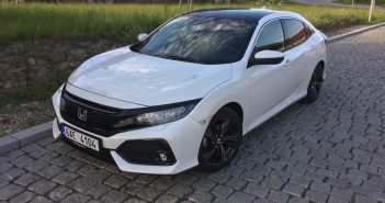 Honda Civic 1,0 VTEC TURBO 95 kW 6MT – skutečná spotřeba Honda Civic 1.0 VTEC TURBO 96 kW zepředu/z vrchu