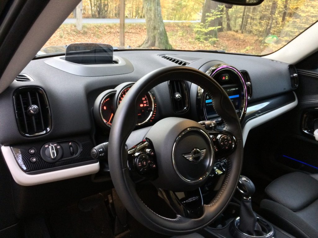 Mini Countryman S E All4 - interiér