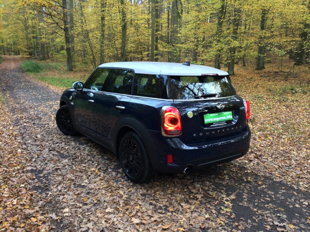 Mini Countryman S E All4 - zezadu -z boku