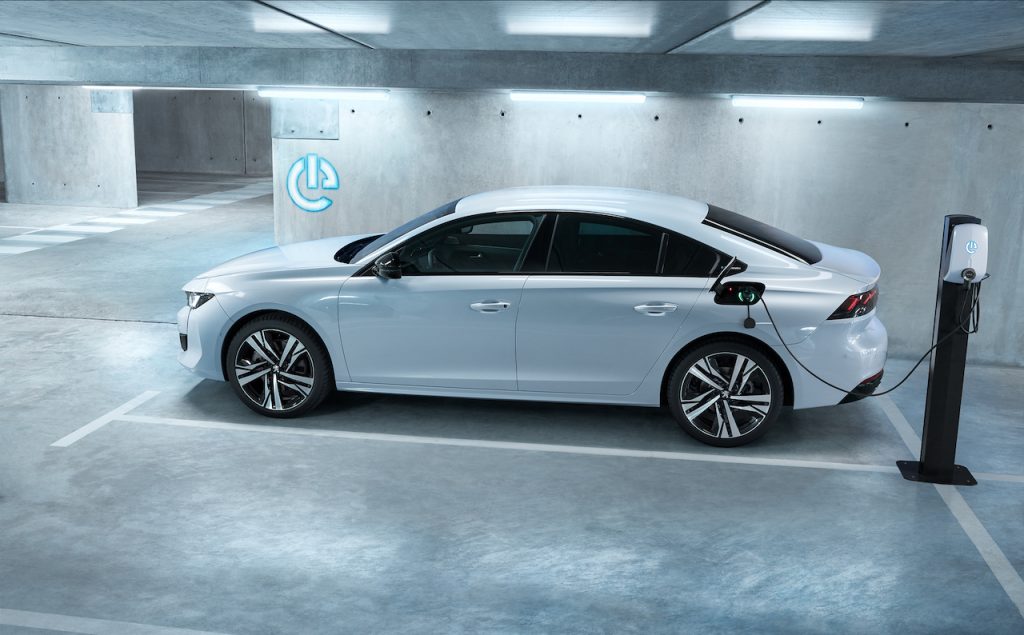 Peugeot 508 Hybrid resp. Hybrid4 - PHEV