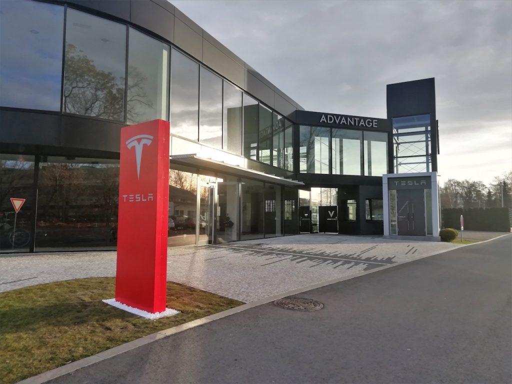 Servis Tesla Praha - showroom - Teslička.cz