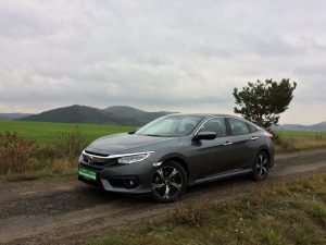 Honda Civic Sedan 1,5 VTEC TURBO - z boku