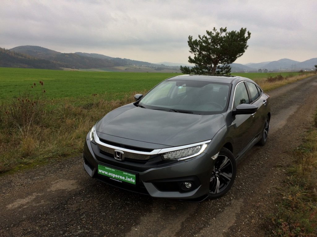 Honda Civic Sedan 1,5 VTEC TURBO - zepredu/z vrchu