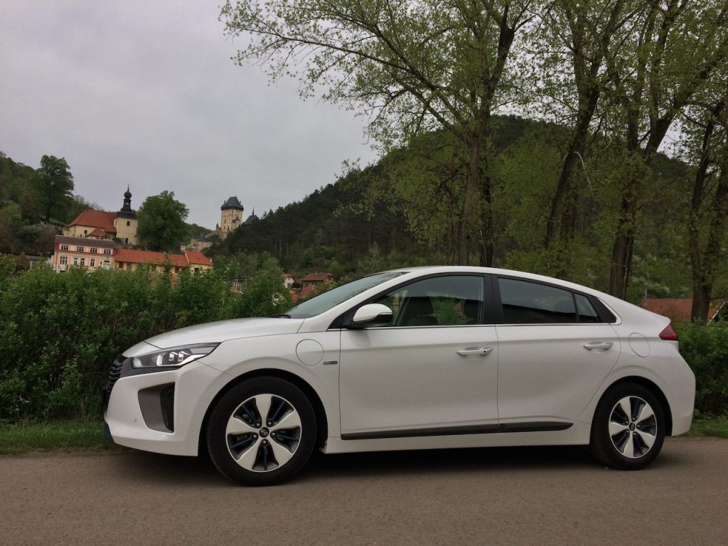 Hyundai Ioniq Plug-in Hybrid - z boku