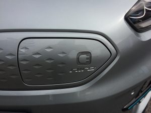 Elektromobil Kia e-Niro - víčko konektoru nabijení