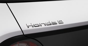 Elektromobil „Honda e“ a Jazz Hybrid Honda e - zadní logo