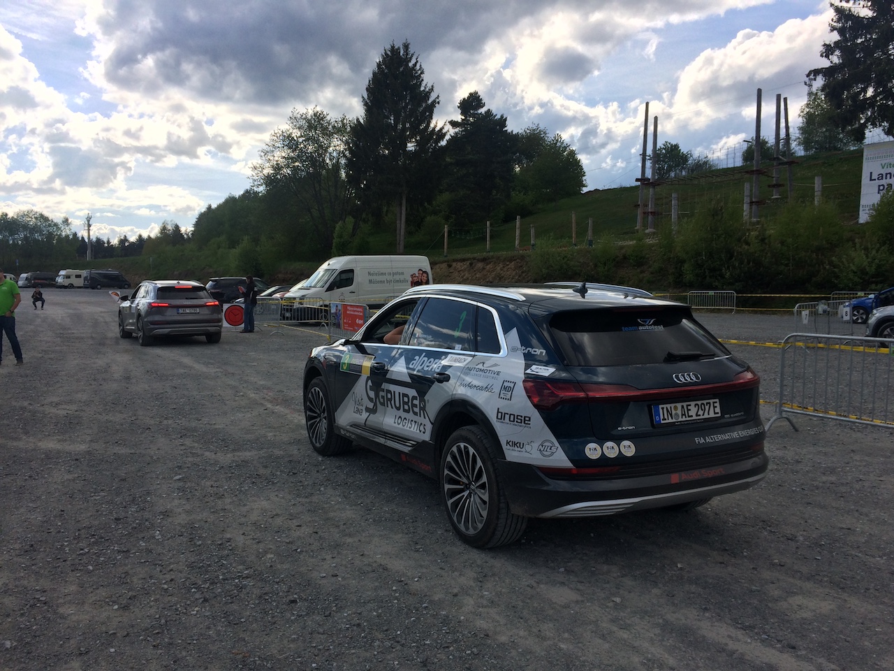 Start do poslední části etapy - Lipno nad Vltavou - Audi e-tron