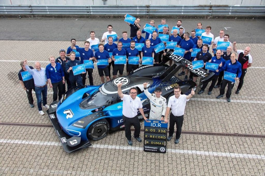 Volkswagen ID.R na okruhu Nürburgring - tým Volkswagen