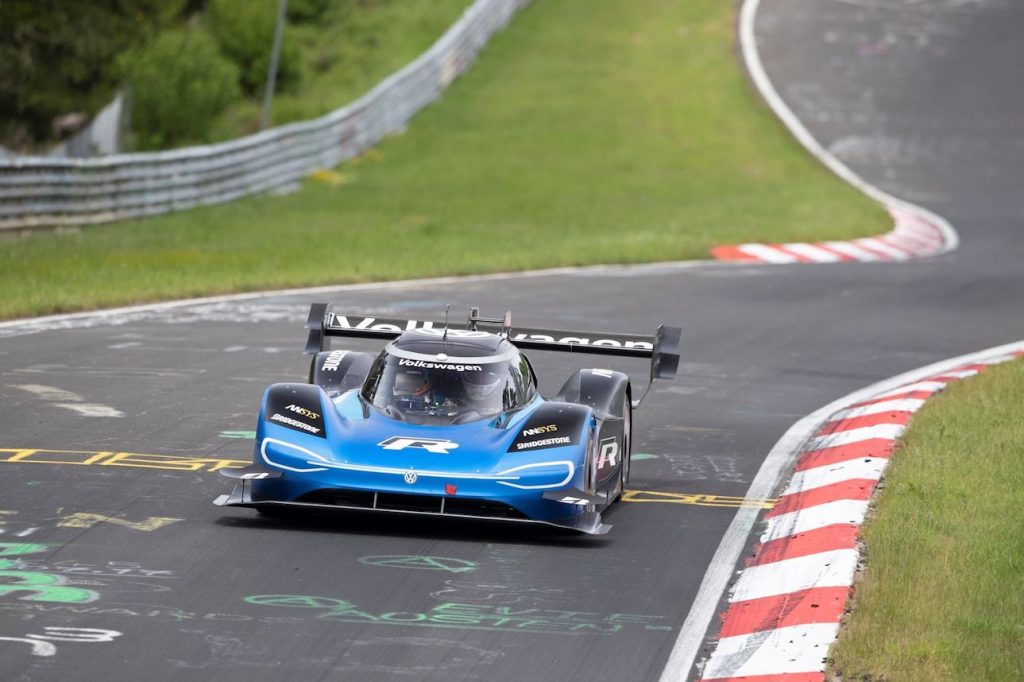 Volkswagen ID.R na okruhu Nürburgring - zepředu