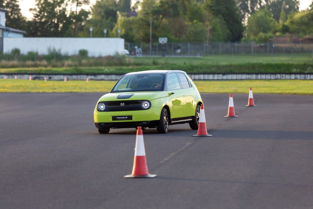 HONDA E - slalom zepředu