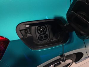 Elektromobil Volkswagen ID.3 - nabijeci konektor CCS Combo